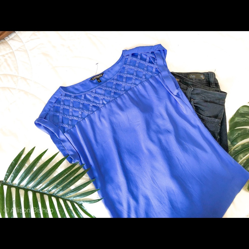 ✨Express | Blue Pattern Top